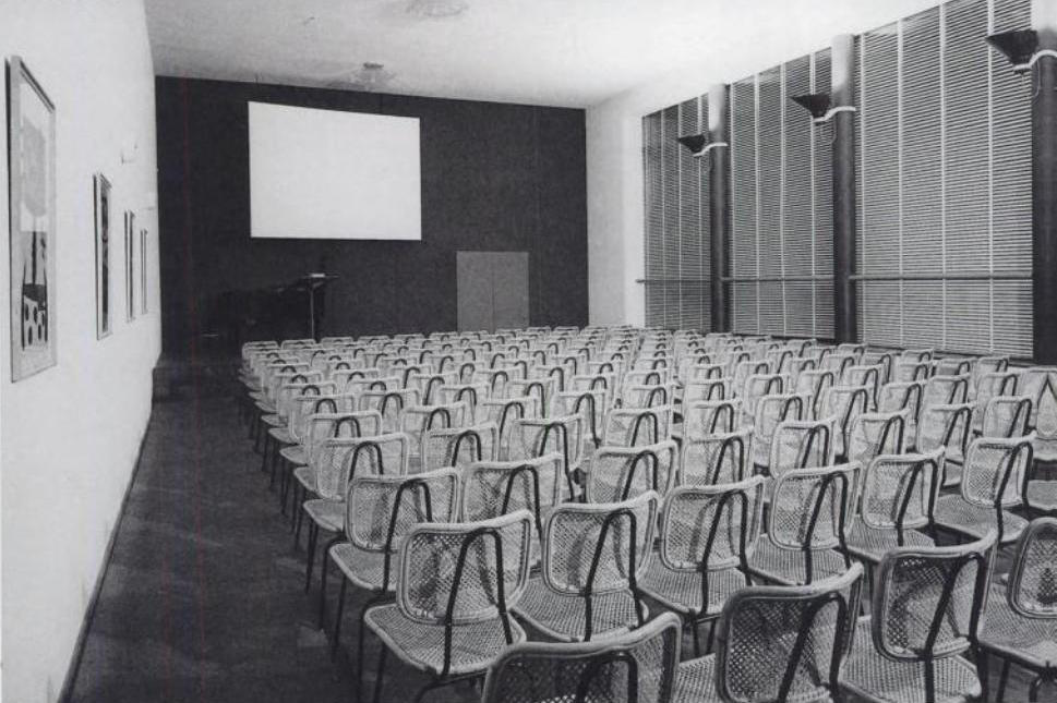 4.auditorium_stedelijk_1954